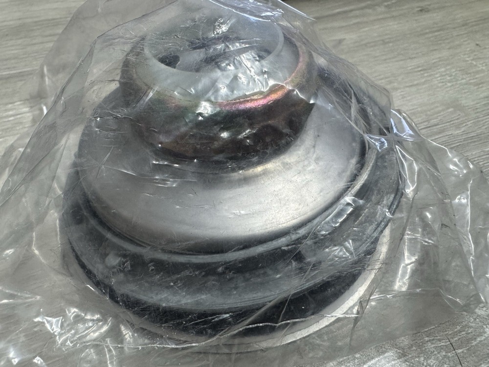Professional Kitchen Sink Drain Set featuring Strainer and Stopper - NEW