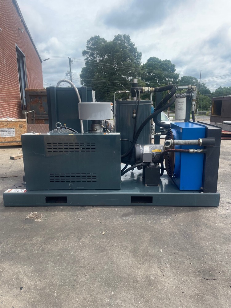 FS Curtis 25 hp rotary screw air compressor