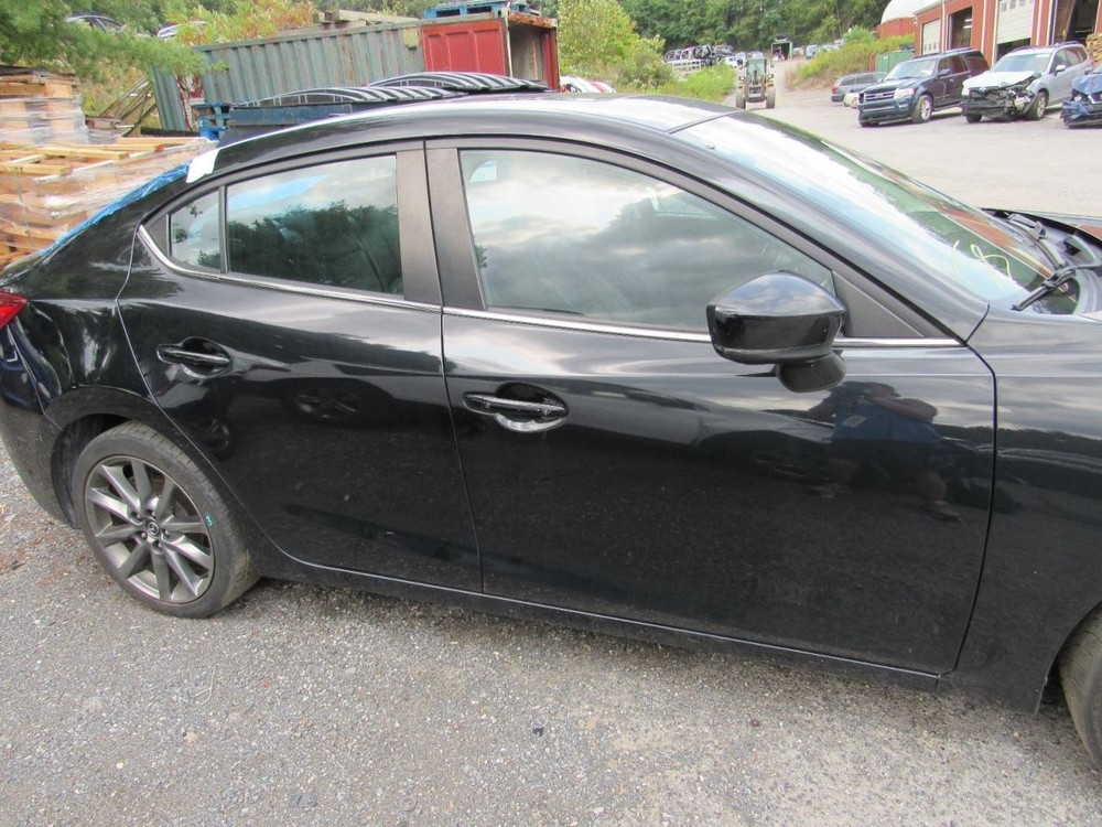 3 2018 Glove Box 1077605