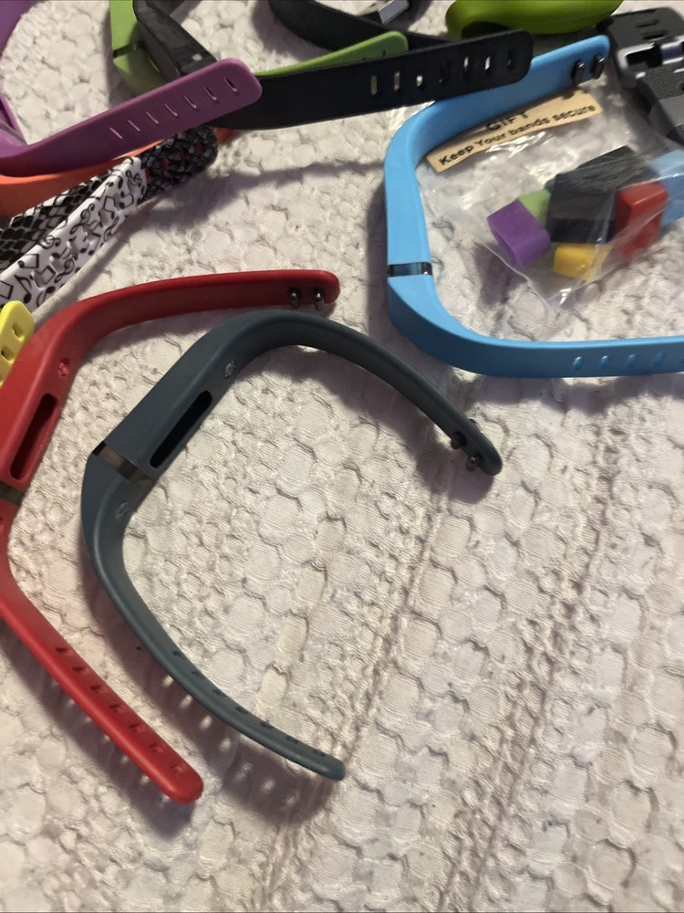 Fitbit Flex Wireless Activity Tracker Bundle - 17 Bands Inc Everything In Pics
