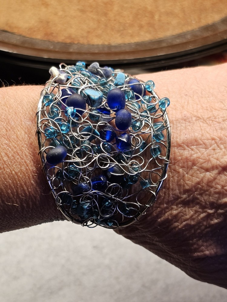 Wire Beaded Chip Stone Bracelet Size 6