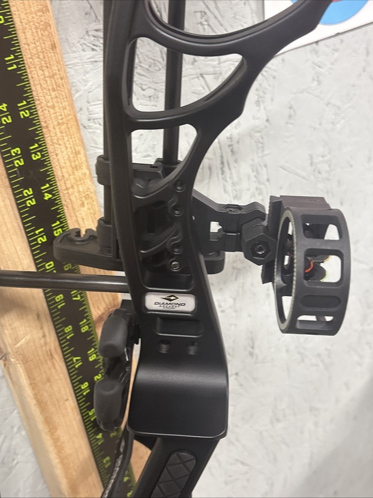Diamond Archery - Edge XT - Black - LH - Bow Package