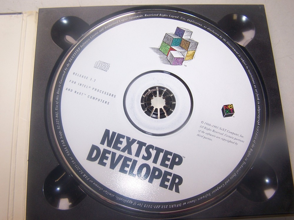NeXTStep Release 3.2 & NeXTStep Developer 3.2 Software