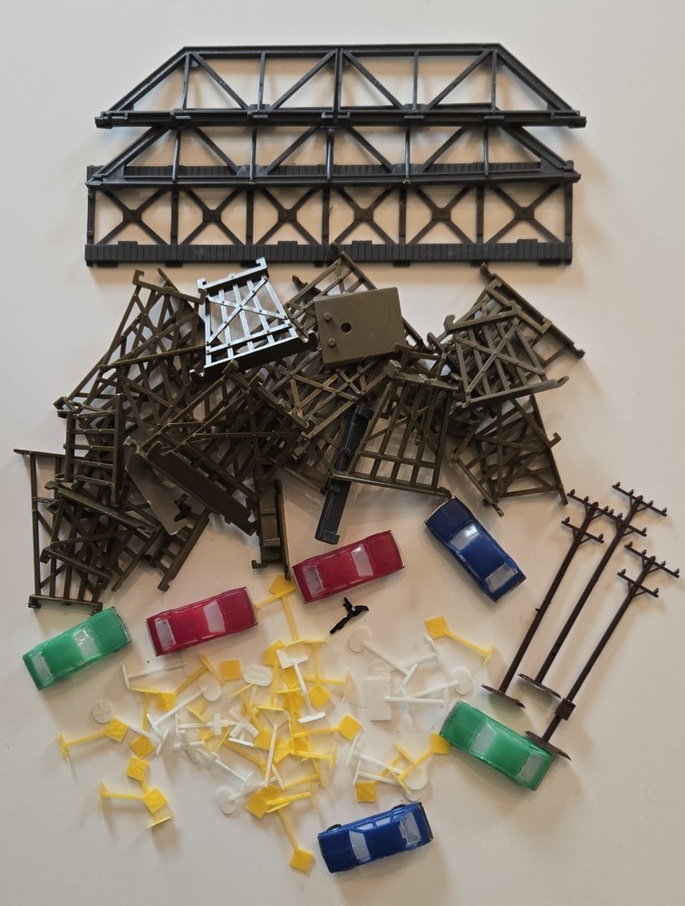 Life Like HO Scale Train Set
