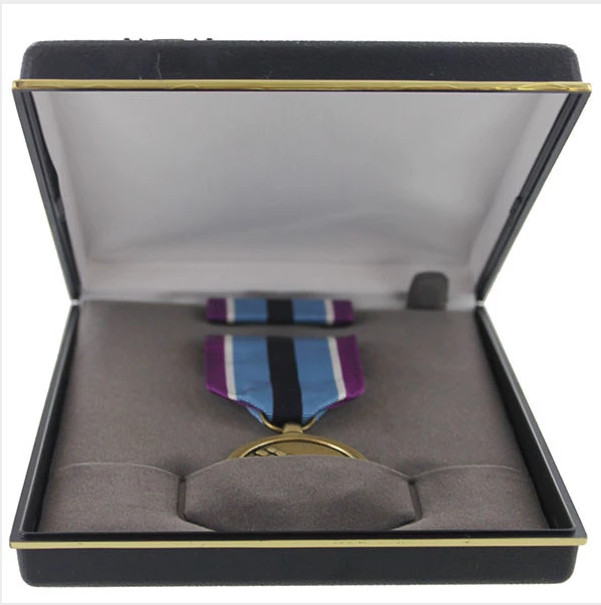 GENUINE U.S. MEDAL PRESENTATION SET: HUMANITARIAN SERVICE