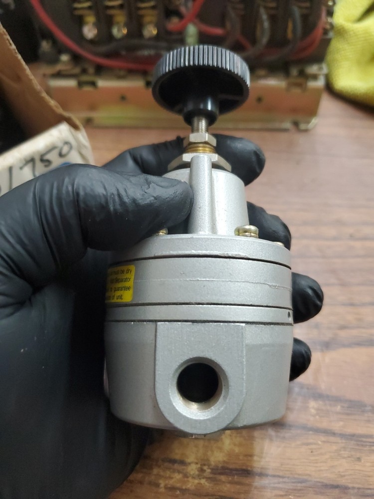 SMC PRECISION REGULATOR IR200 (TA42MS)
