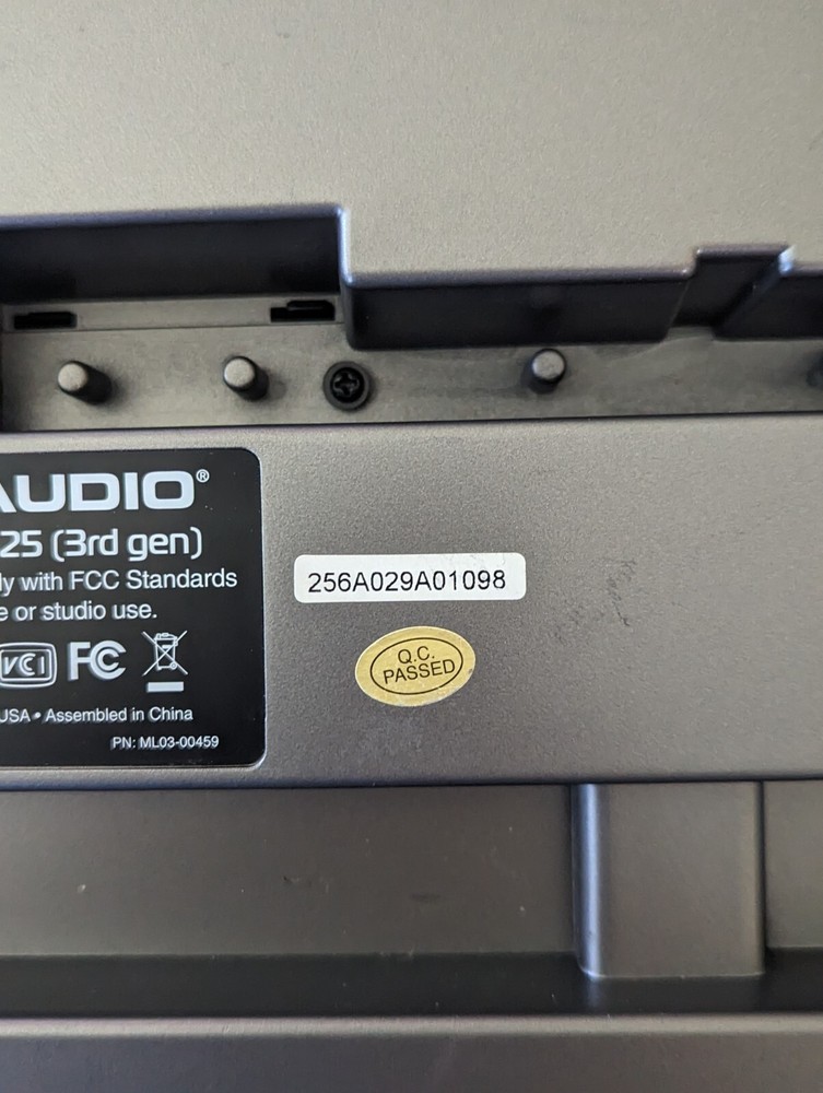 M-Audio OXYGEN25 USB MIDI Controller with Smart Controls Untested