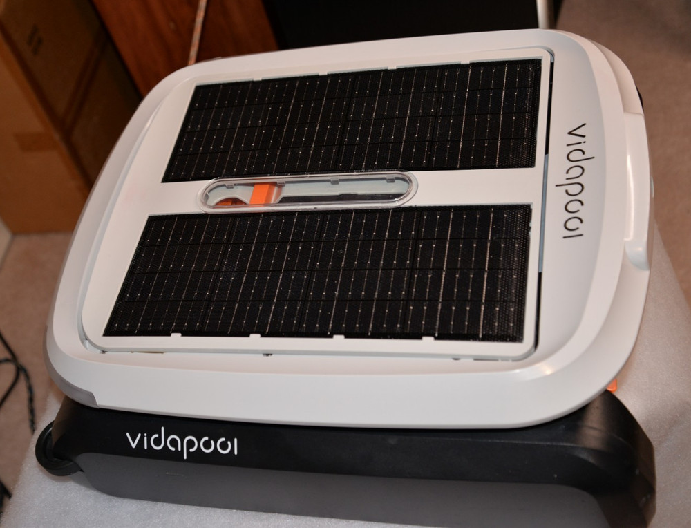 Vidapool Solar Powered Robotic Pool Skimmer Cleaner Automatic Cordless