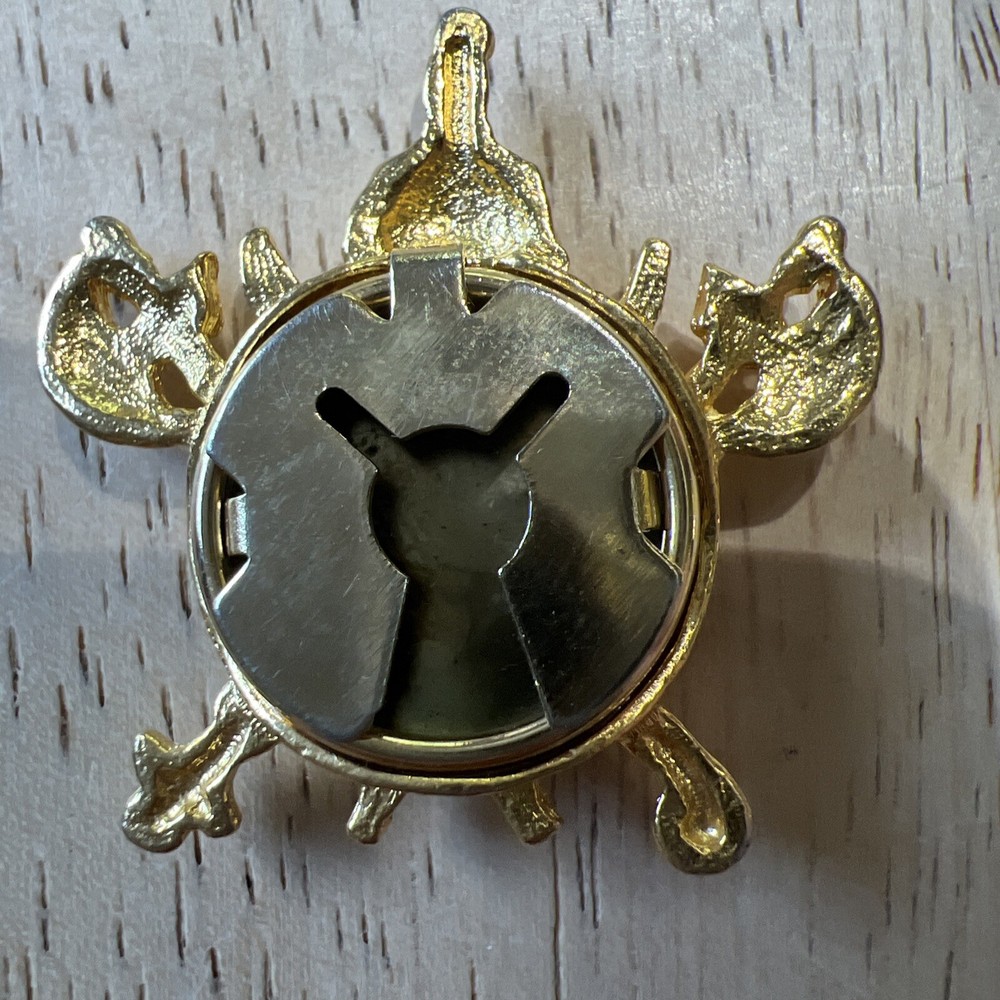 Vintage Lion Shield Button Cover Unknown