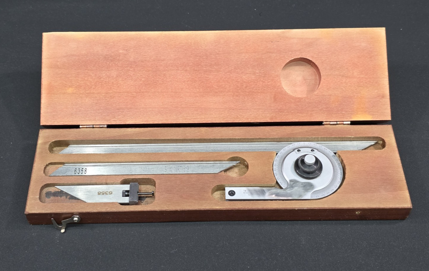 Starrett C359 Precision Universal Bevel Vernier Protractor 7" & 12" Blades