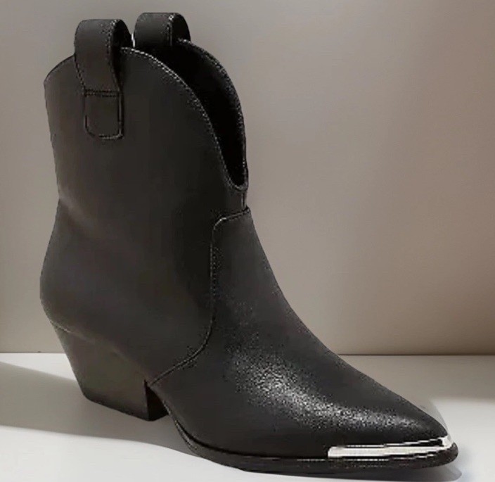 Universal Thread Women's Sz: 7 Black Henley Ankle Western Boots NWT $39.99