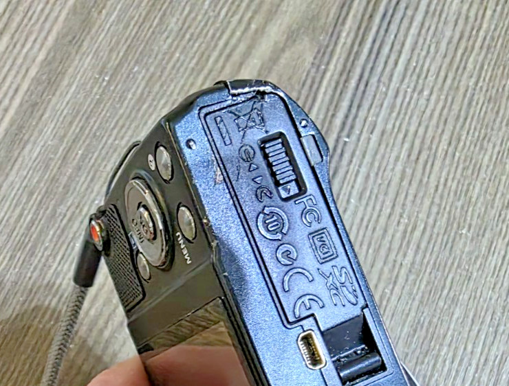 OLYMPUS VR-350 16MP Digital CAMERA - PARTS ONLY