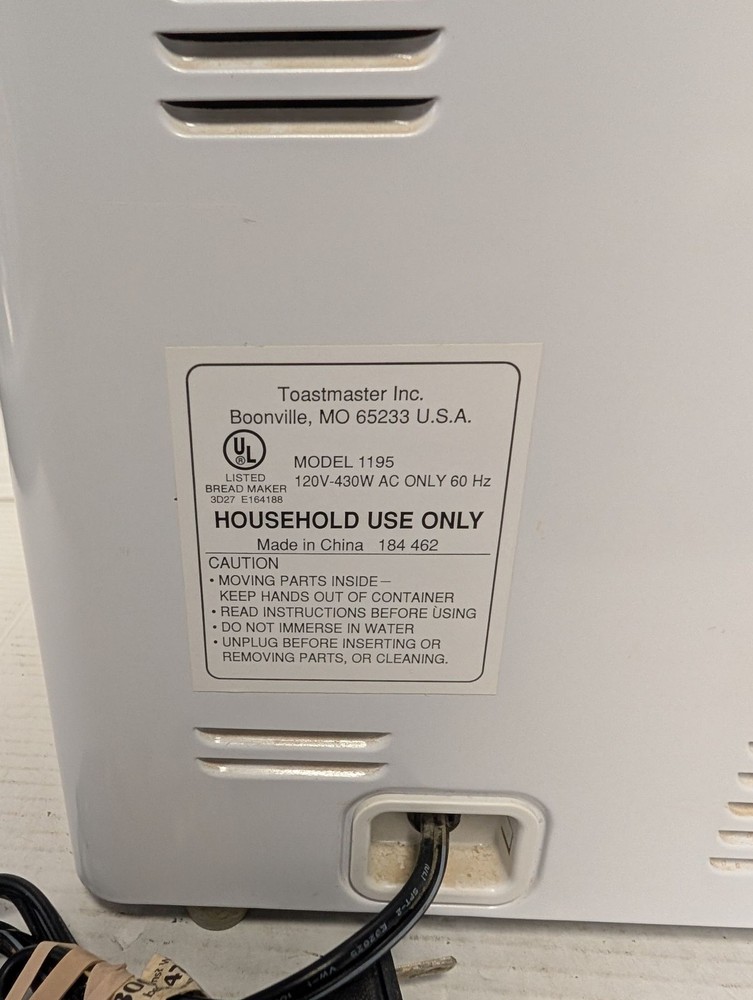 Toastmaster Bread Maker Model 1195 120V 430W White Programmable 10 Programs Used