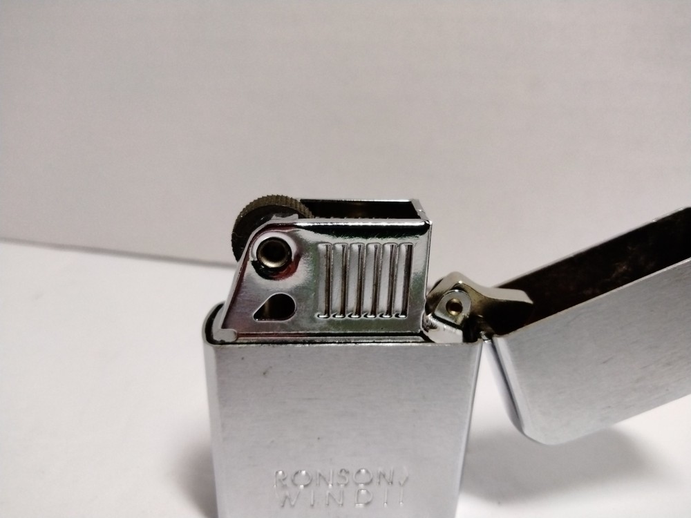 Vintage Ronson Windii Lighter