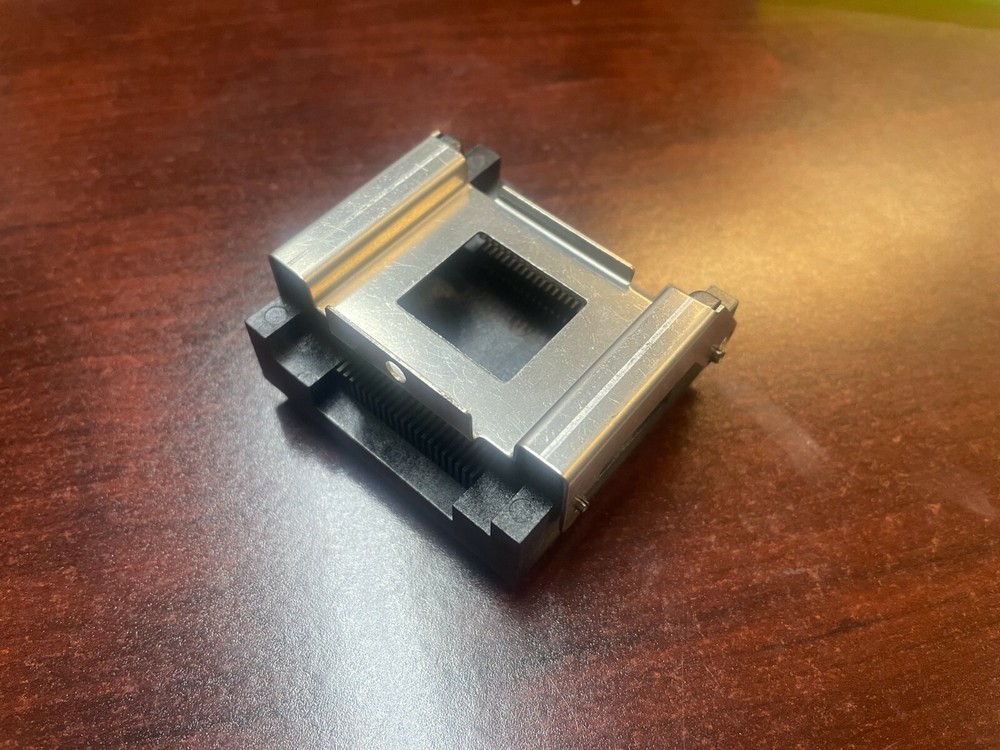 QTY-1 626-0440815 Flatpack Contactor Clamshell Burn-In Test Socket