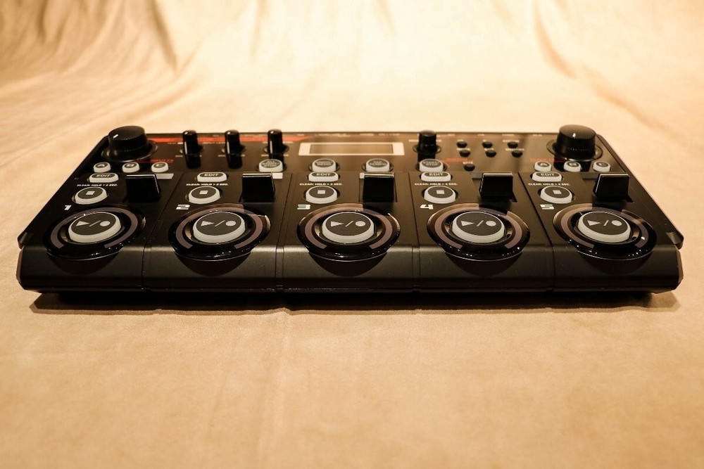 BOSS RC-505 Loop Station table top Multi-Effects Pedal With Adapter