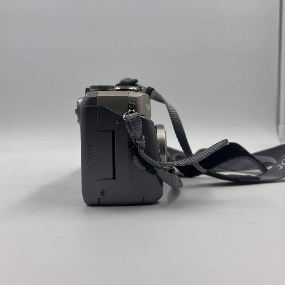 Canon PowerShot G2 4.0MP Compact Digital Camera