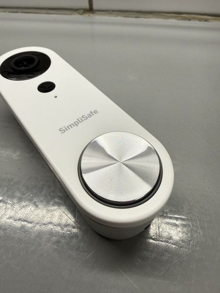 SimpliSafe Doorbell Smart Video Camera Model SSDB3 - USED