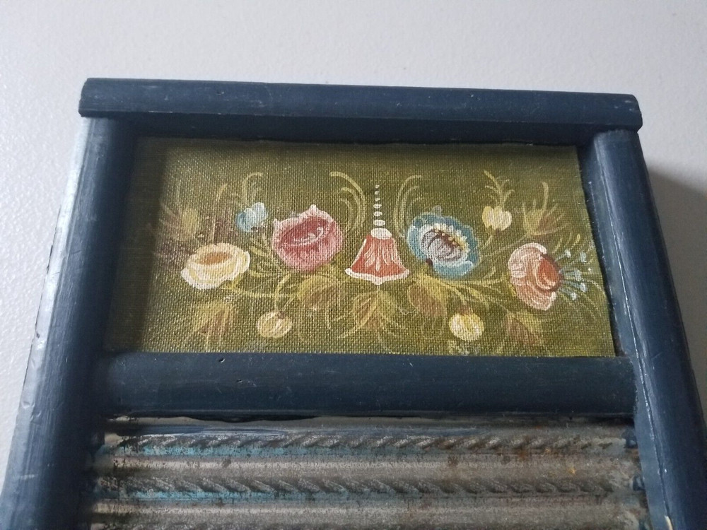 DECORATIVE SMALL WOOD DOUBLE SIDED WASHBOARD HAND PAINTED INSERT