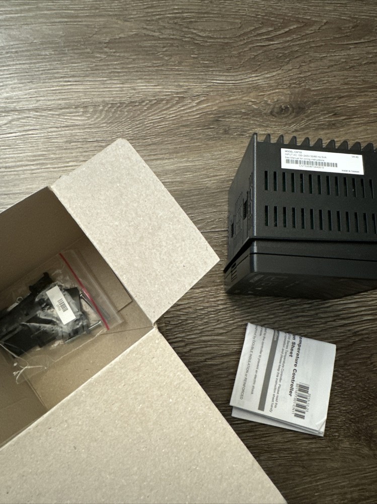 Omega CN733 Digital Temperature Controller