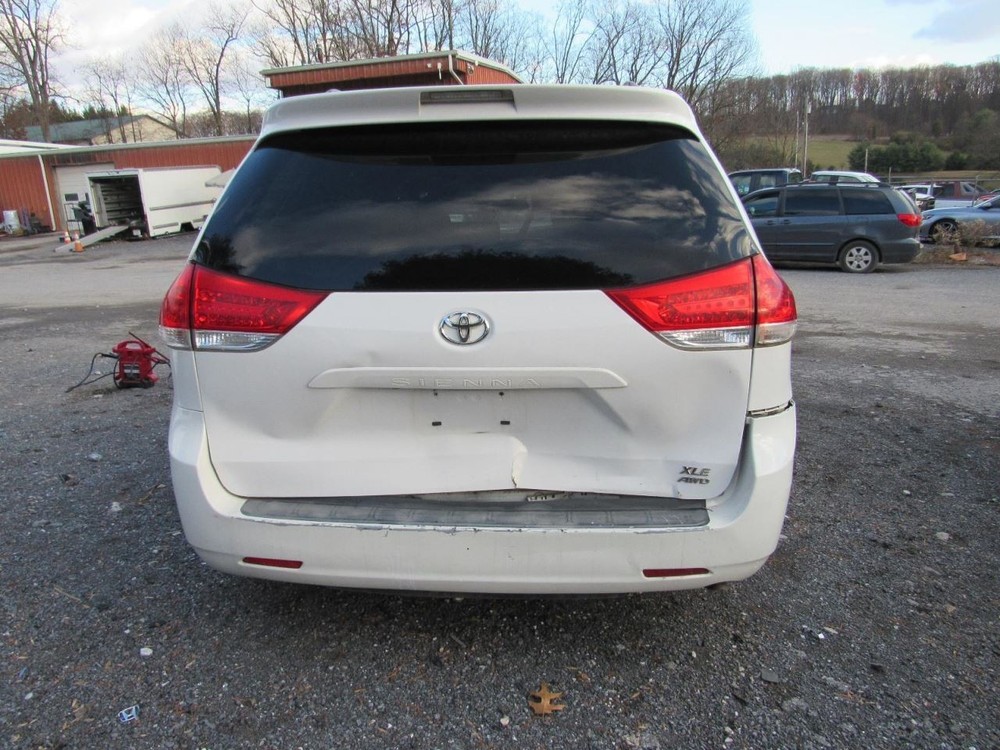 SIENNA 2014 Glove Box 1011931