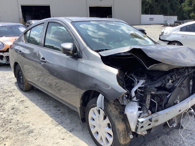 VERSA 2017 Glove Box 4330663