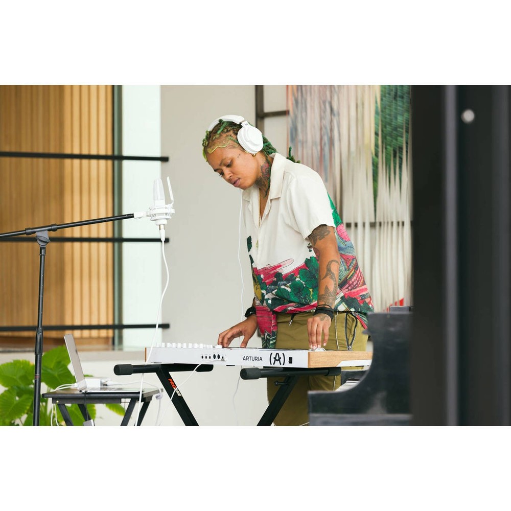 Arturia KeyLab 61 mk3 61-Key Universal MIDI Keyboard Controller and Software, Wh