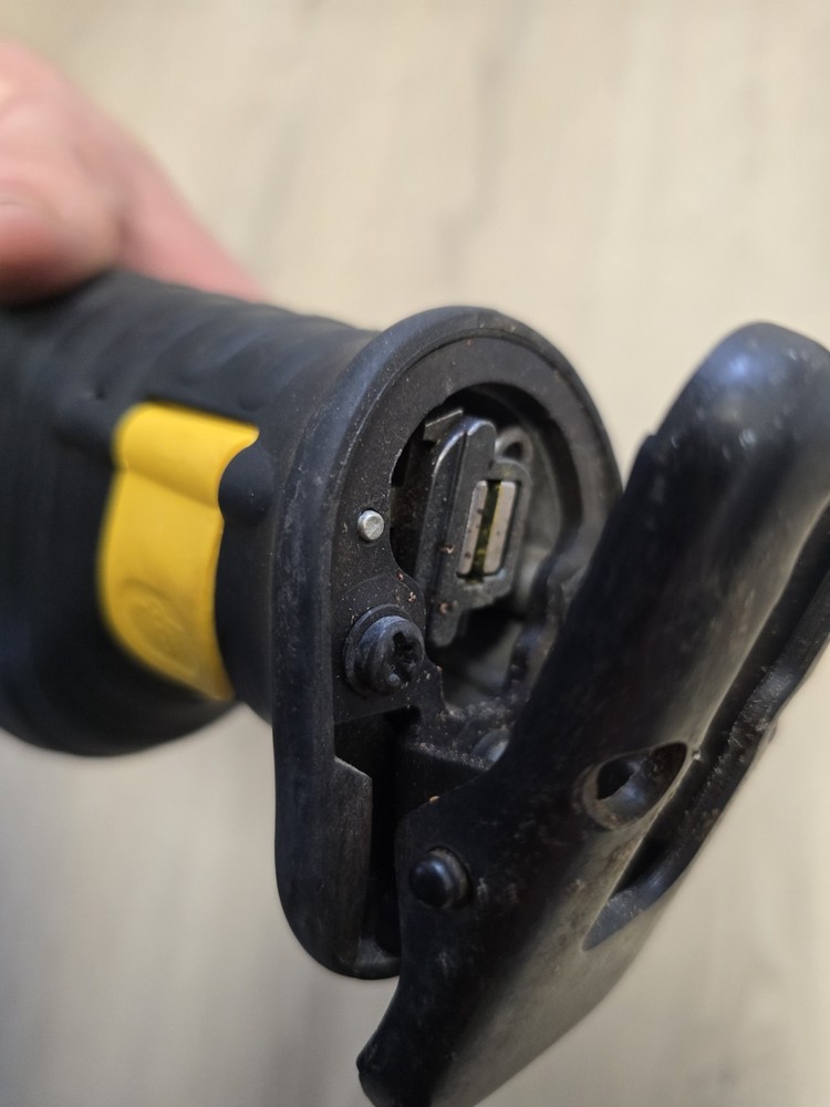 DeWALT Cordless Reciprocating Saw – Tool Only