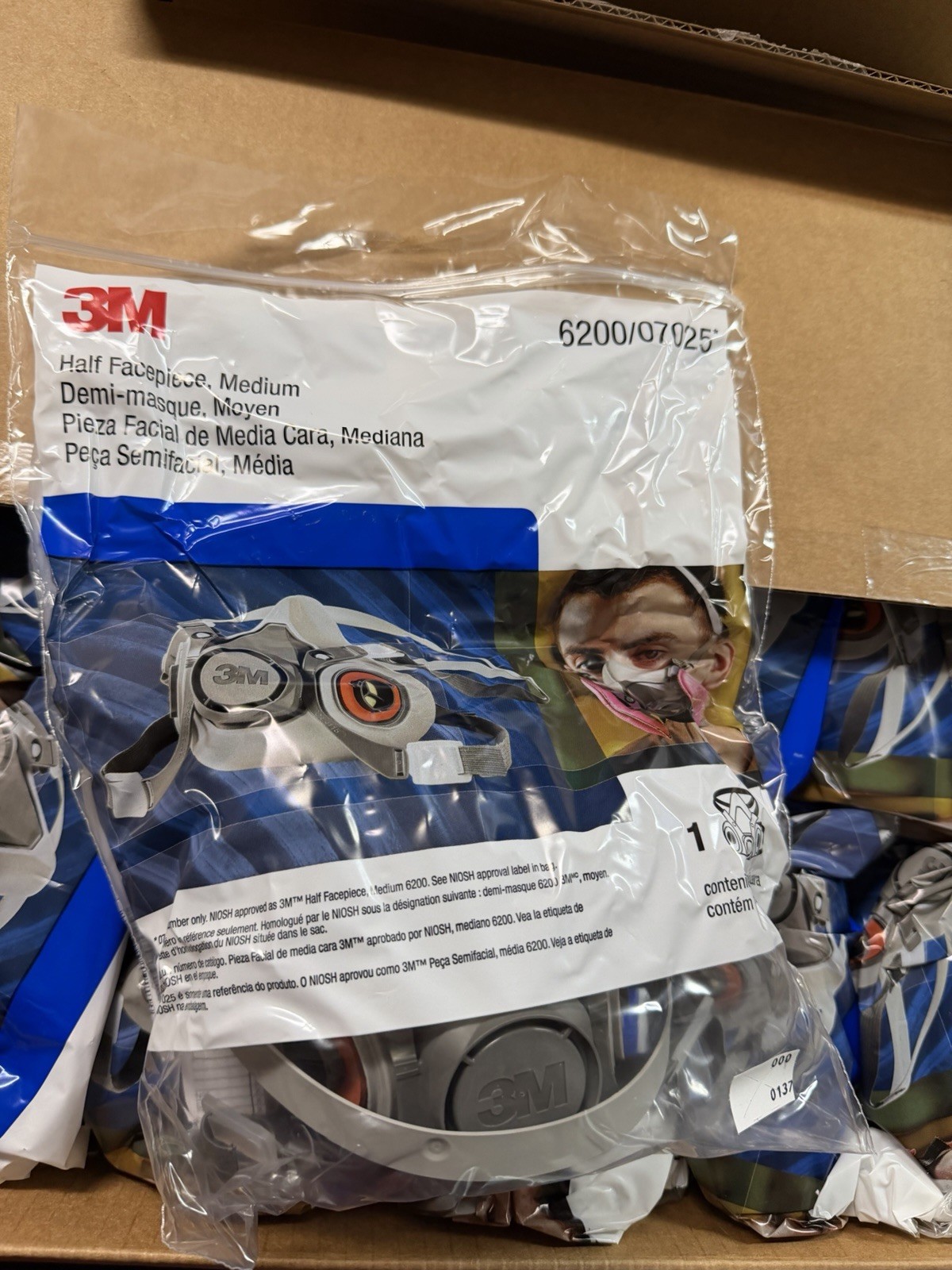 ✨ 3M 6200 Half Facepiece Reusable Respirator – Box of 24 – Size Medium ✨