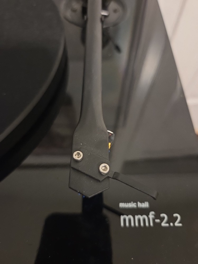 Music Hall MMF-2.2 TURNTABLE