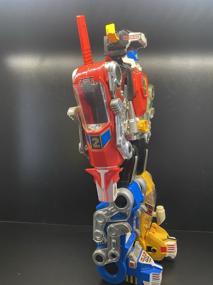 Panosh place Voltron vintage not complete