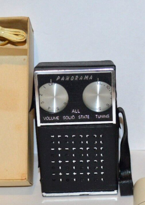 Vintage 9 Volt Solid State Panorama Transistor Radio Tested Working