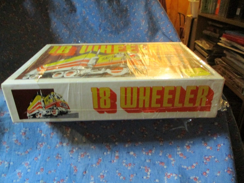 Unopened 1978 Thomas Newton 18 Wheeler Game