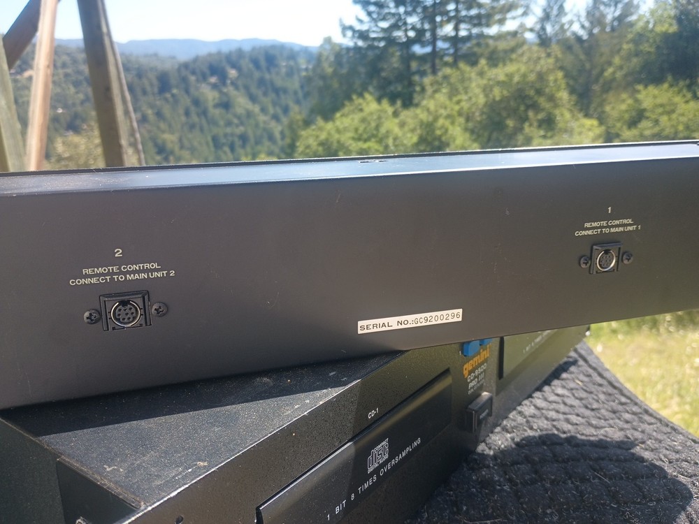 2 Piece Gemini CD-9500 Pro III Dual CD Player plus Controller