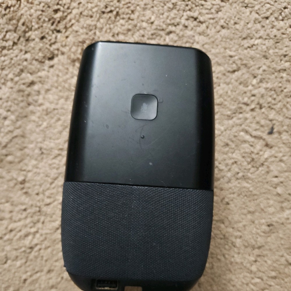 Insignia Voice Smart Bluetooth Speaker w/ Google Assistant - Model NS-CSPGASP