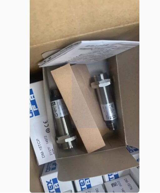 1PCS  C2TM-2000CP Photoelectric Switch  NEW