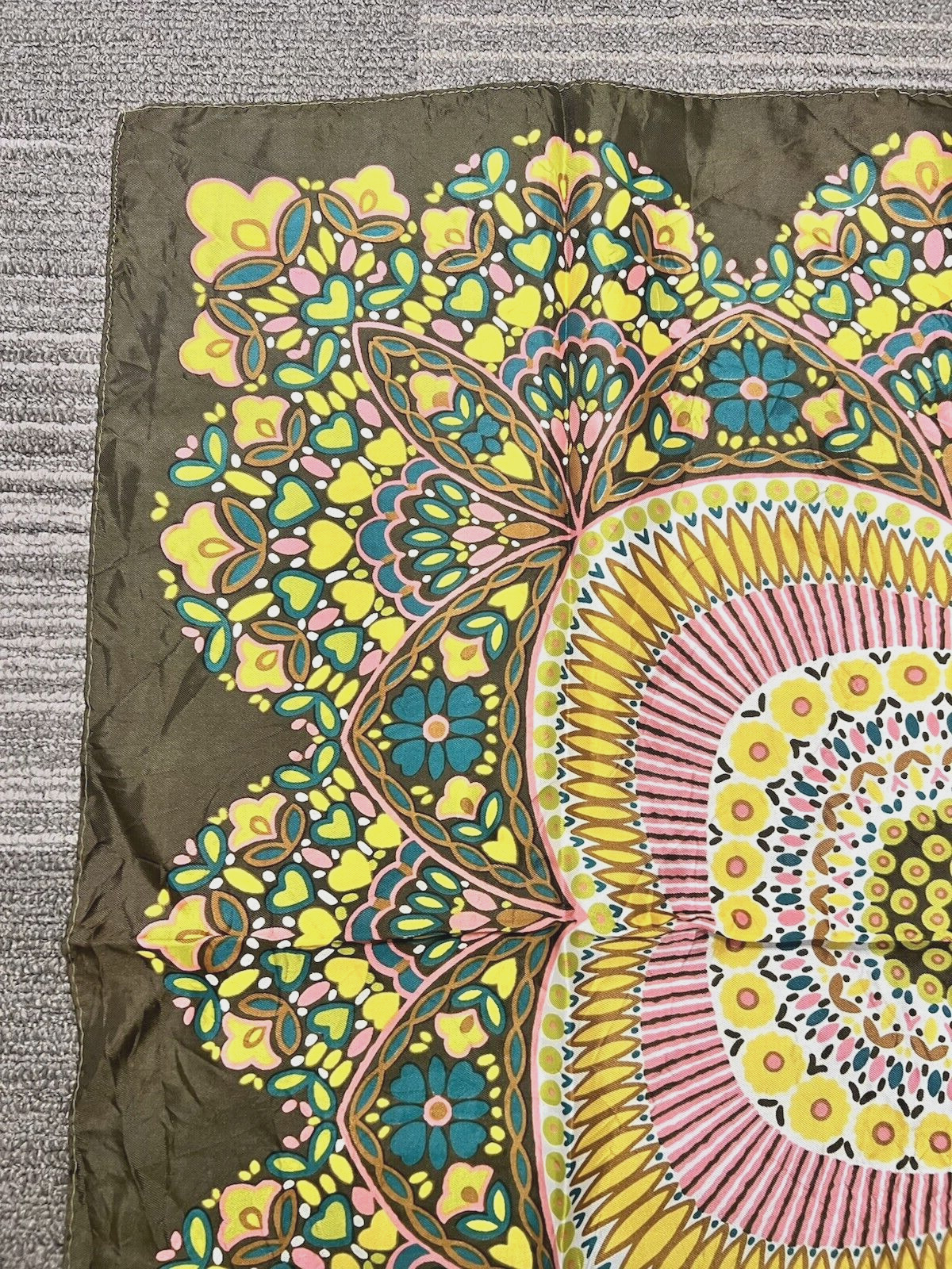 Fun Women's Scarf Retro Floral & Heart Design Brown Background Pink Yellow Blues