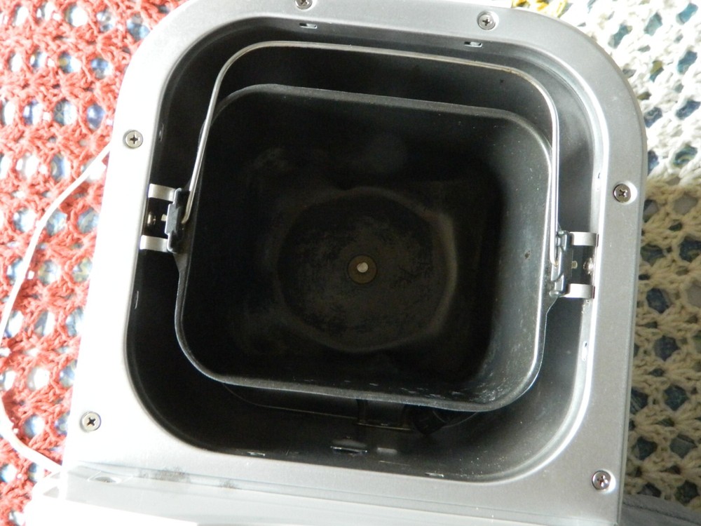 Breadman Automatic Bread Maker Model TR444