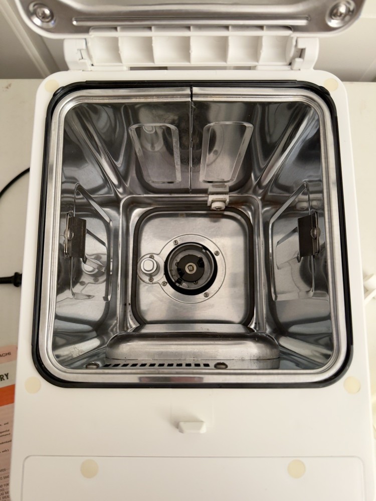 Vintage Bread Machine Hitachi HB-B201 PLUS Automatic Home Bakery Bread Machine @