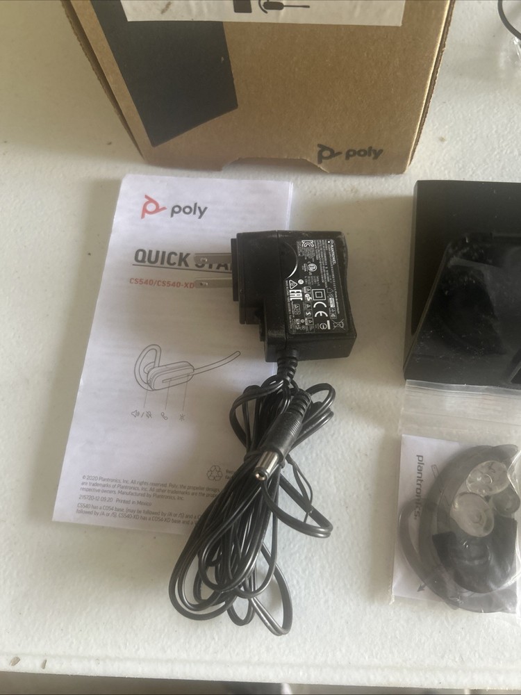 Plantronics CS540 Monaural Wireless Headset with C054 Charging Base & AC Adapter