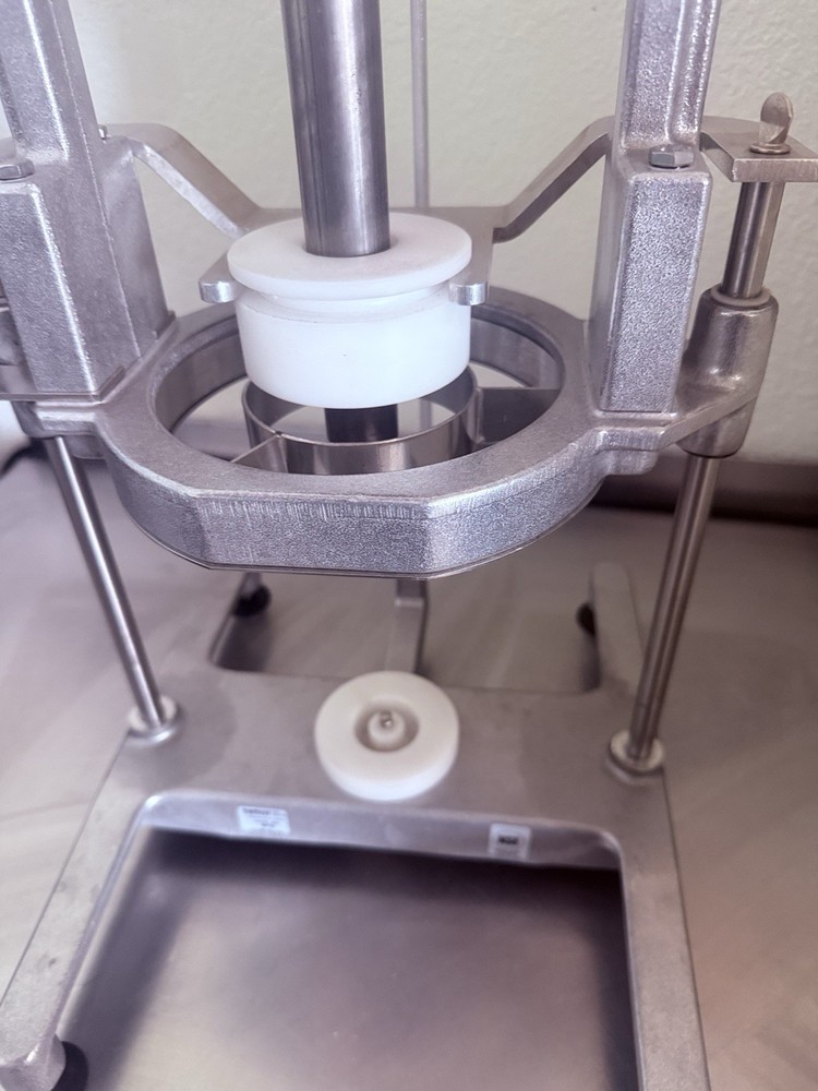 Nemco 55775 Easy Pineapple Corer / Peeler