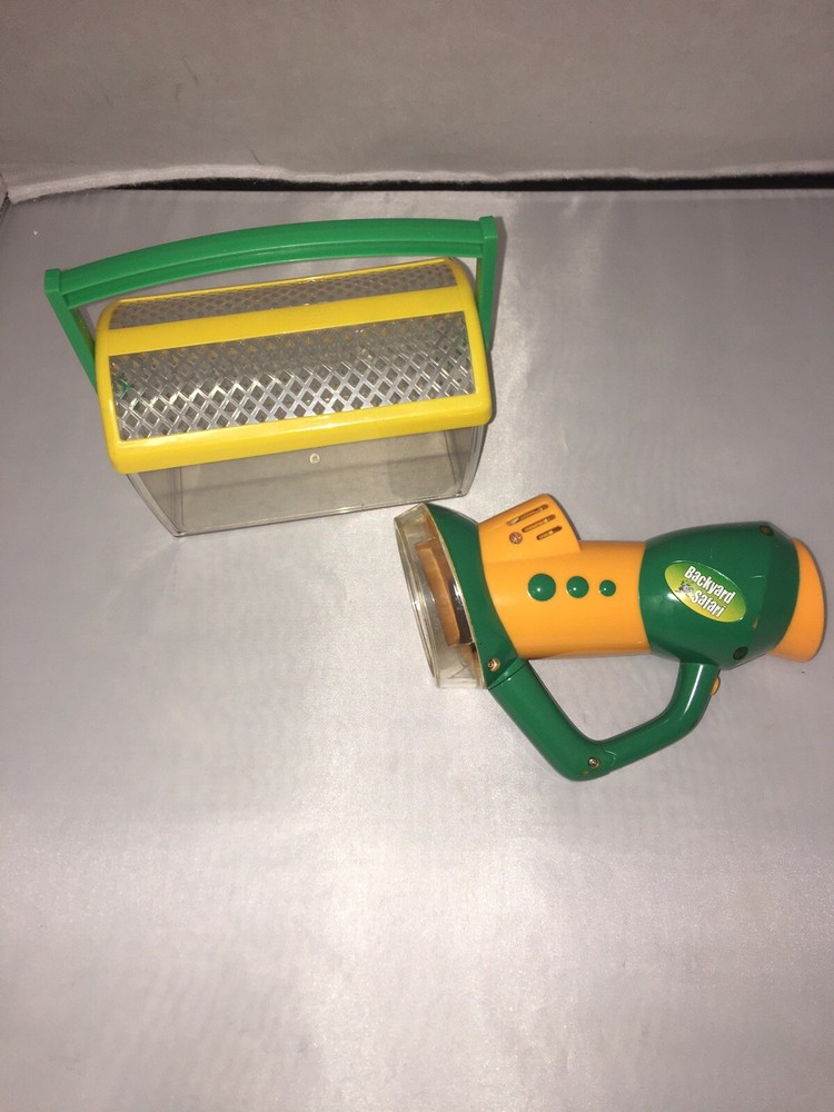 BACKYARD SAFARI BUG SCOPE and bug basket