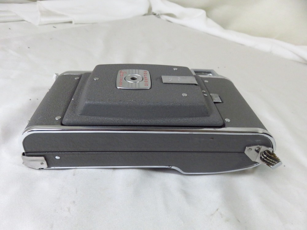 SUPER CLEAN Polaroid Model 80 Highlander Land Camera w/ Leather Case + Extras