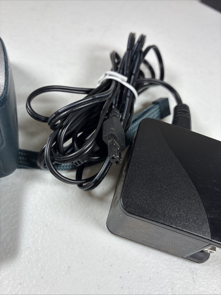 PetSafe RFA573 remote W/ charger Only, Powers On, Not Fully Tested