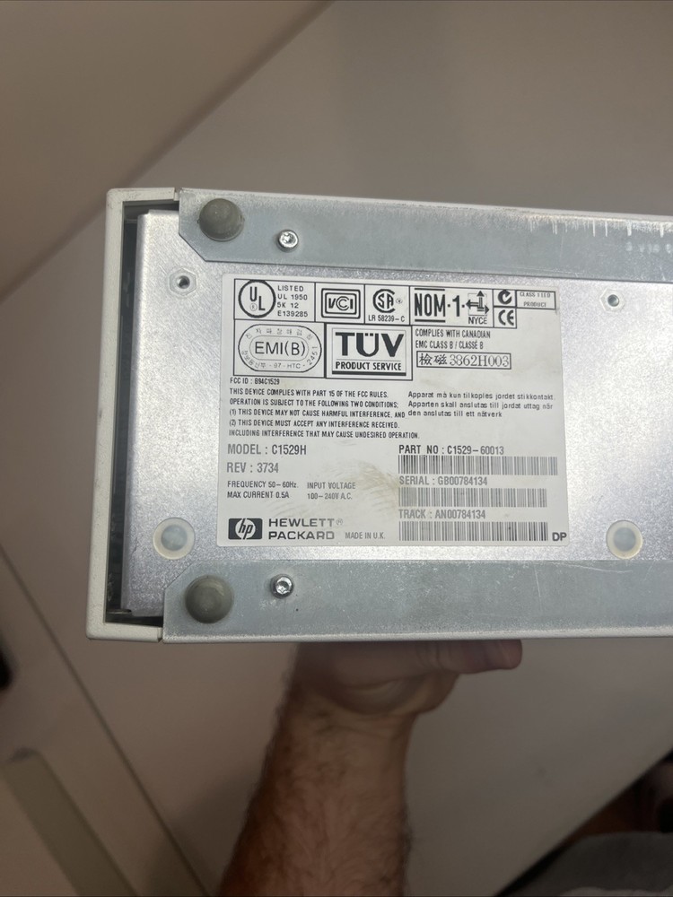 Hewlett Packard, External SCSI Tape Drive, SureStore DAT8 See Description