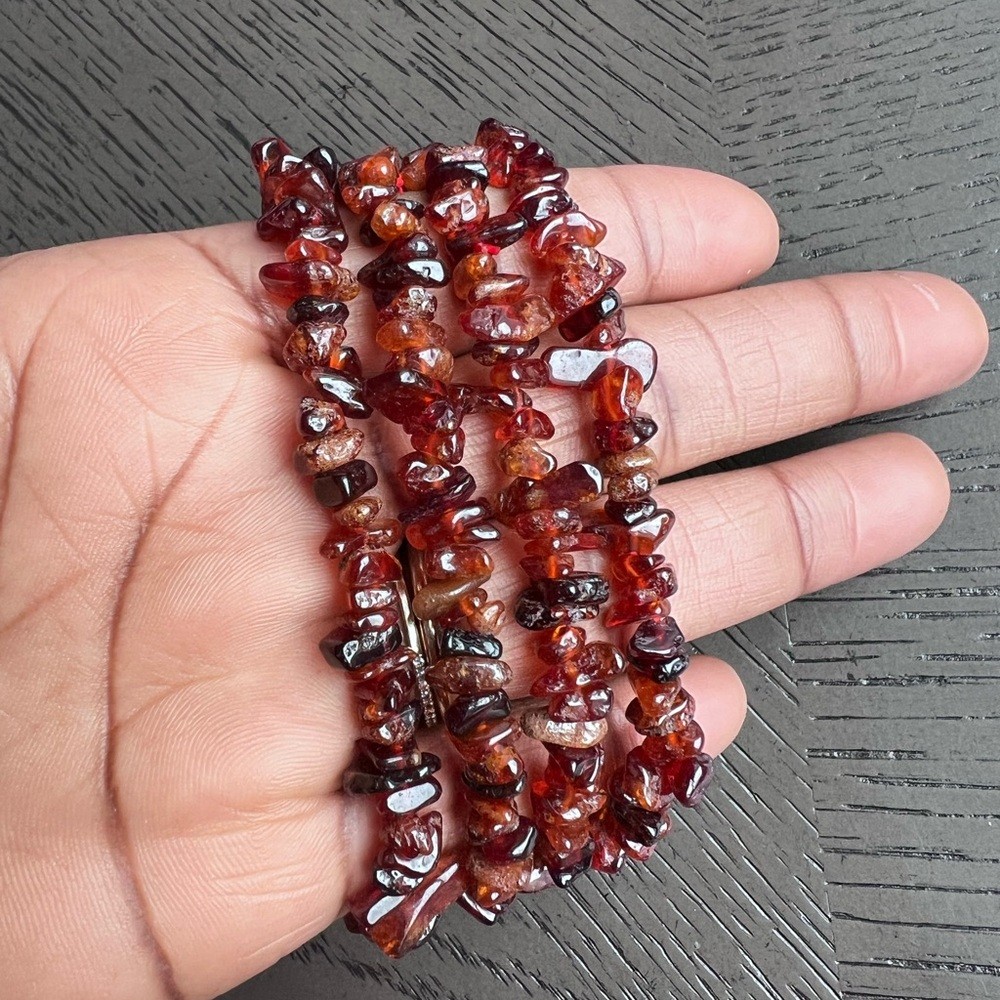 Chip garnet bracelet (one)
