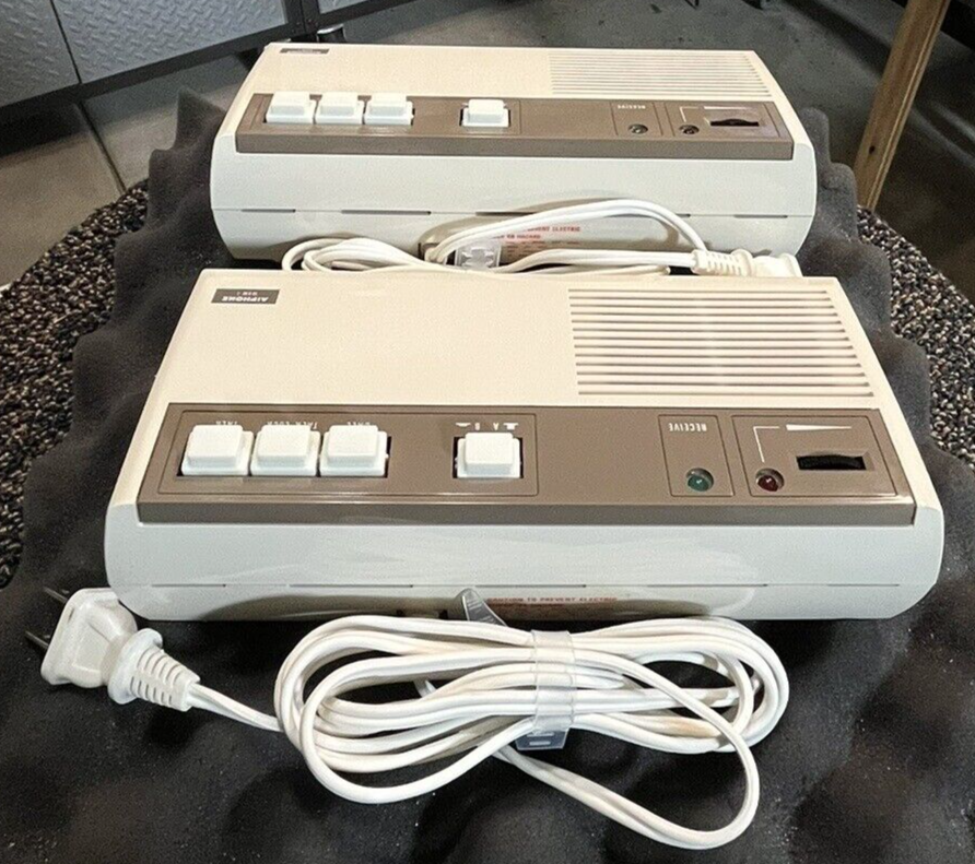 (1 SET) VINTAGE AIPHONE WBS-1 FM WIRELESS SPEAKER INTERCOM. NOS. EXCELLENT COND.