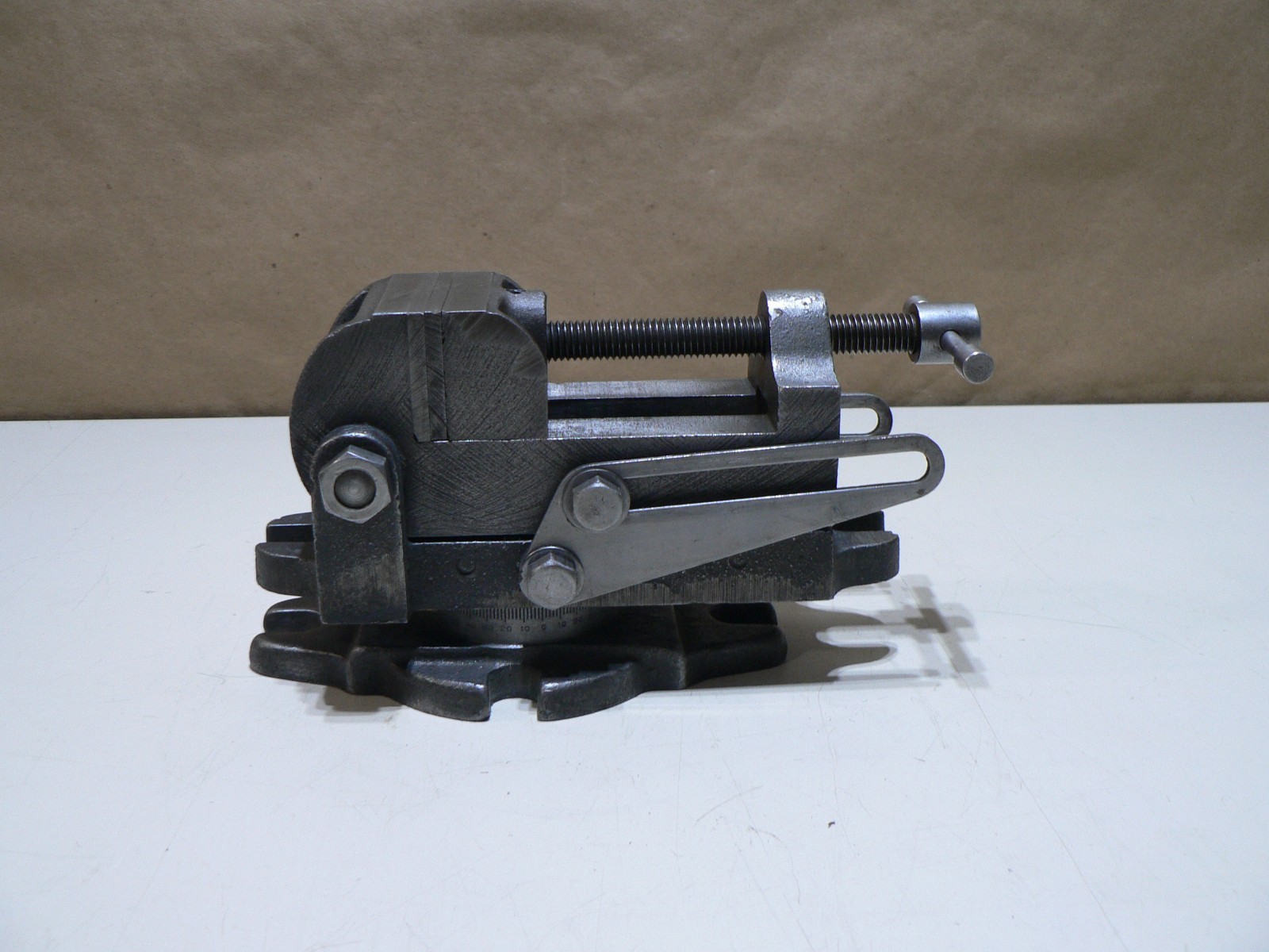 Palmgren No.000 Tilting Vise with Swivel Base 2-1/2" Jaws Opens 2-1/2"