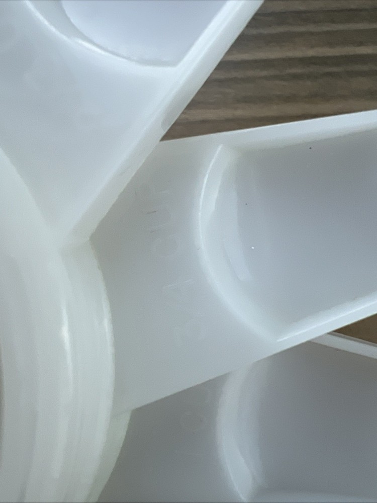Plastic Measuring Cup Retro Tupperware Set of 4 Sheer White Nesting EUC