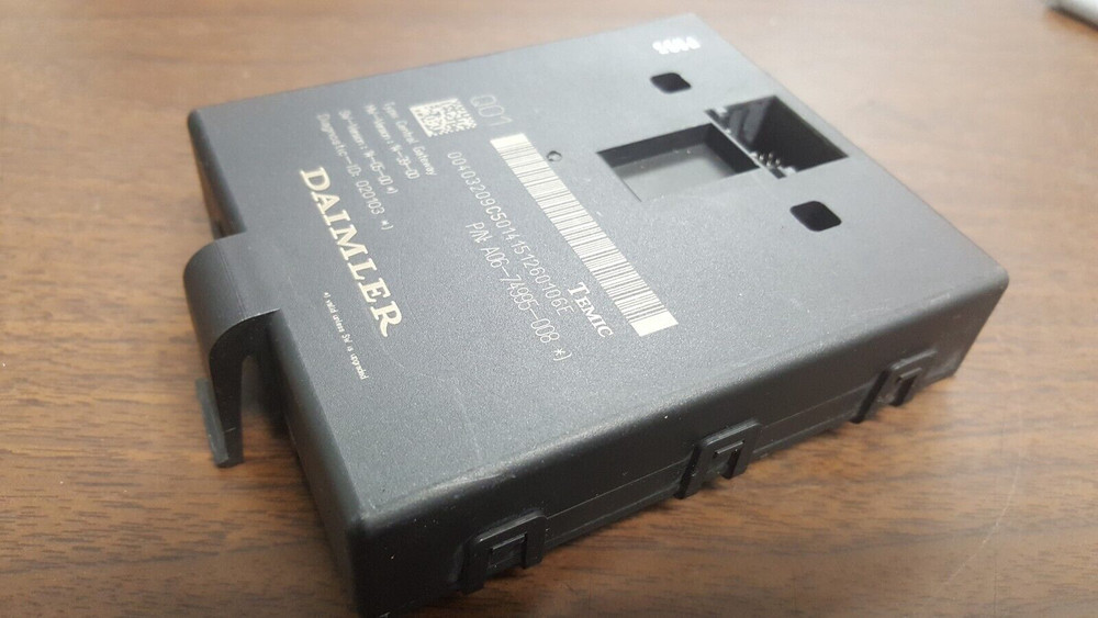 FREIGHTLINER CASCADIA CHASSIC CONTROL MODULE DAIMLER A06- 74995 -008